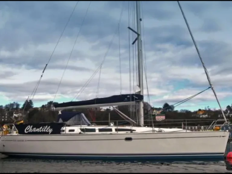 Pronájem lodi Oban lákavé ceny Sun Odyssey 43