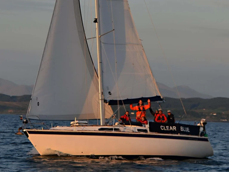 Pronajmout si Westerly Oceanranger v Oban