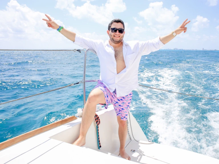 Pronájem lodi Custom Made custom v Cancún na Samboatu