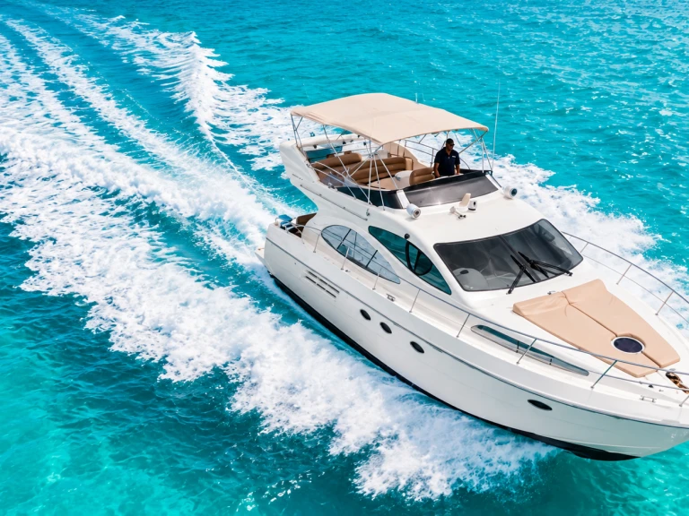 Pronájem lodi Cancún lákavé ceny custom