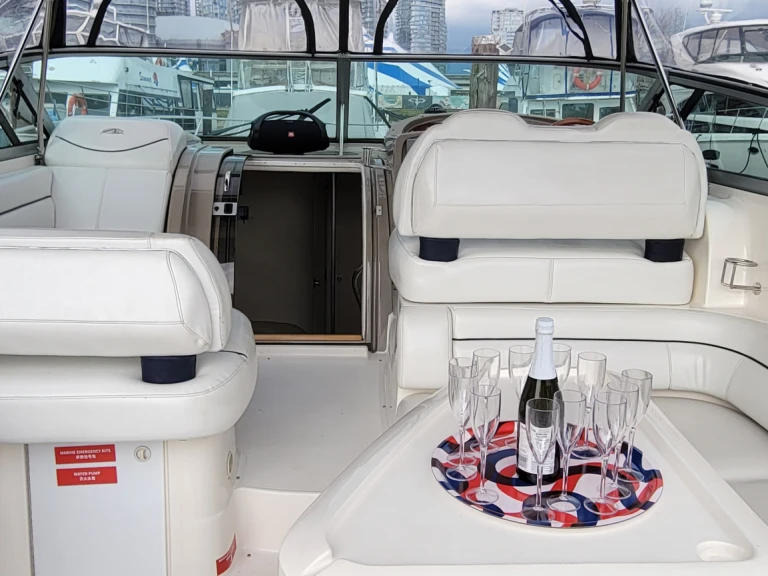 Bayliner Avanti jednotlivci a charterové společnosti v Metro Vancouver Regional District