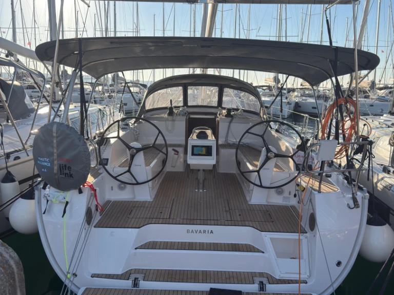 Pronajmout si Bavaria Bavaria Voyager 45 v Biograd Na Moru