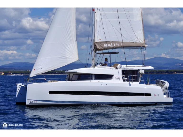 Pronajmout si Bali Bali 4.1 v Olbia
