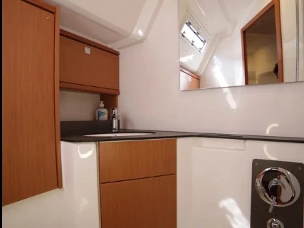 Pronajmout si Bavaria Cruiser 46 v Fethiye