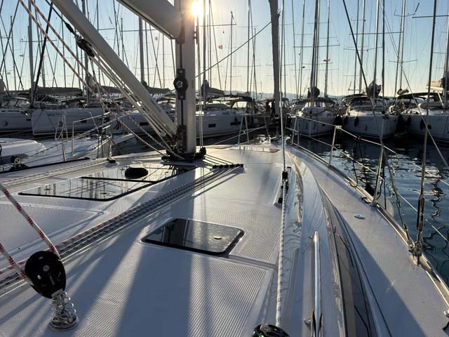 Pronajmout si Bavaria Bavaria Voyager 45 v Biograd Na Moru