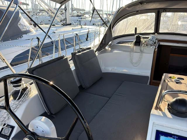 Pronájem Plachetnice v Biograd Na Moru -Bavaria Bavaria Voyager 45