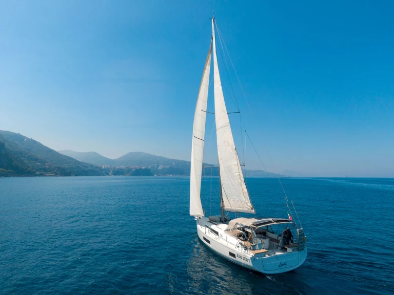 Pronajmout si Bénéteau Oceanis 46.1 v Olbia