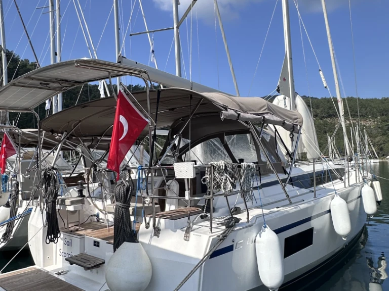 Pronajmout si Bavaria Bavaria C42 v Fethiye