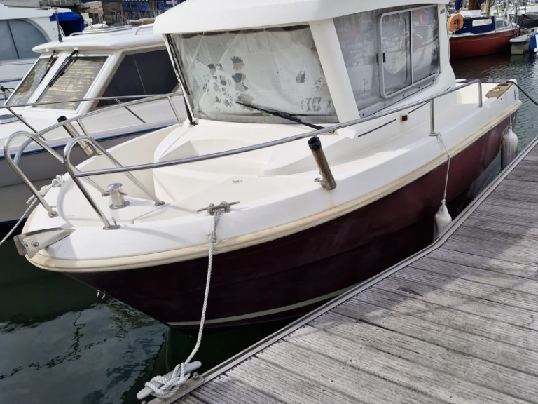 Pronajmout si Jeanneau Merry Fisher 6 Marlin v Dunkerque