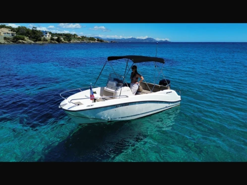 Pronajmout Motorová loď se skipperem či ne Quicksilver v Saint-Aygulf