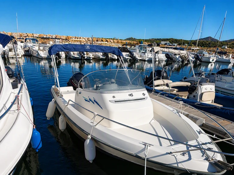 Pronajmout Motorová loď se skipperem či ne B2 Marine v Francie