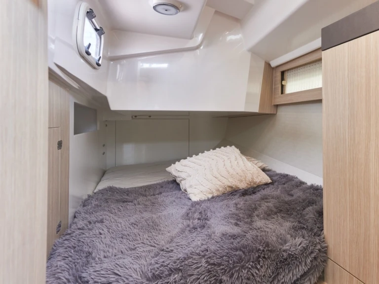 Pronájem lodi Valencie lákavé ceny Maxus 35