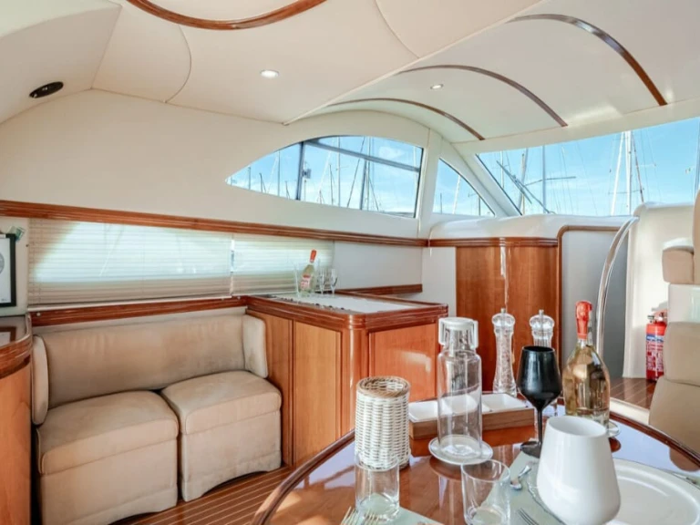 Pronájem jachty v Capri Port -Rodman Rodman 38 Fly na Samboatu