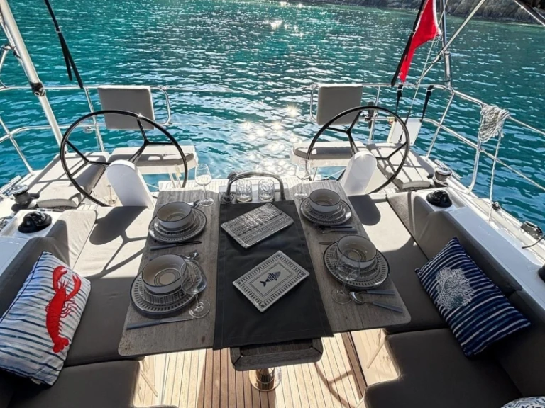 Pronájem lodi Bavaria Bavaria C38 v Marmaris na Samboatu