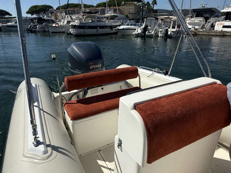 Pronájem lodi Stylmer 710 v Port Grimaud na Samboatu