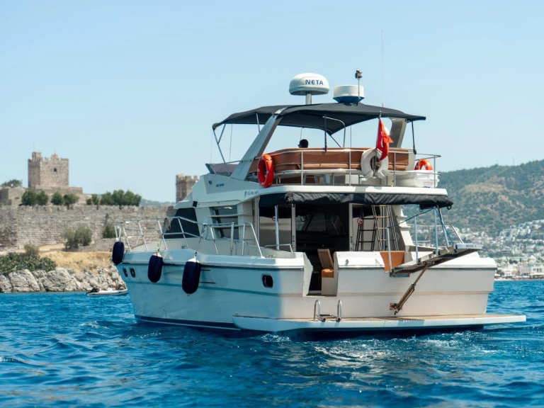 Pronájem Motorová loď Fairline s licencí