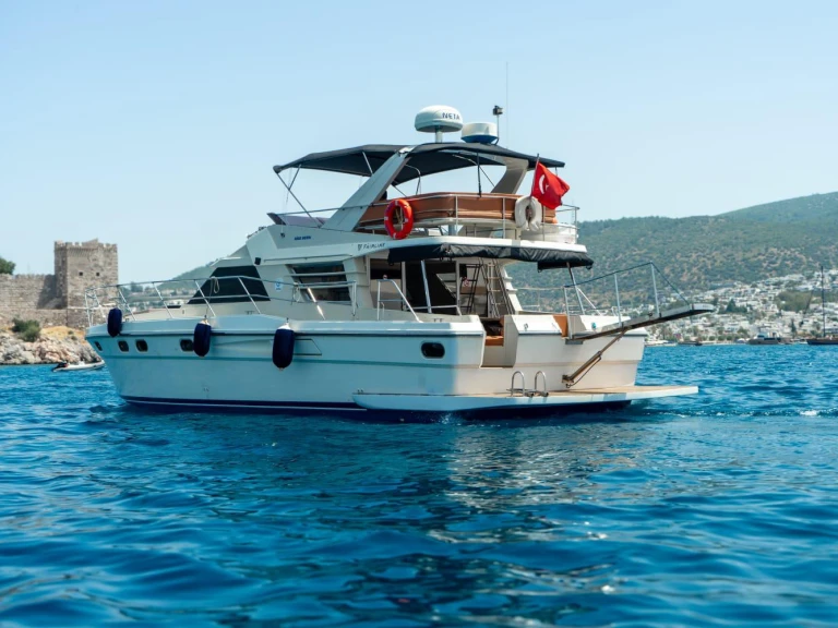 Pronájem jachty v Bodrum -Fairline Squadron 50 na Samboatu
