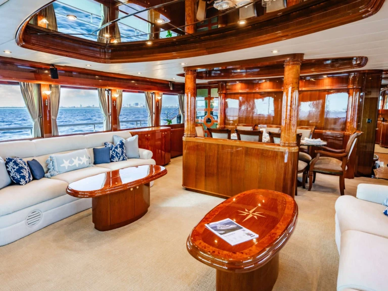 Johnson SOUTHERN BELLE jednotlivci a charterové společnosti v Sint Maarten
