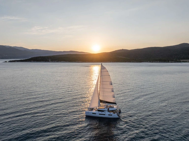 Lagoon ARANEL jednotlivci a charterové společnosti v Atény
