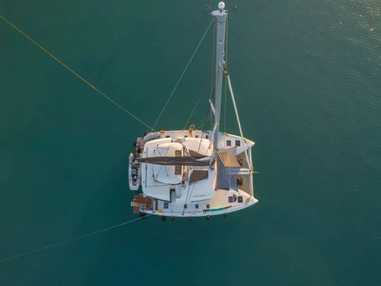 Lagoon AEGEUS jednotlivci a charterové společnosti v Řecko