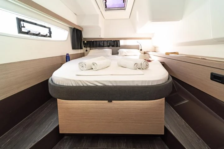 Fountaine Pajot Lucia 40 jednotlivci a charterové společnosti v Villefranche-sur-Mer