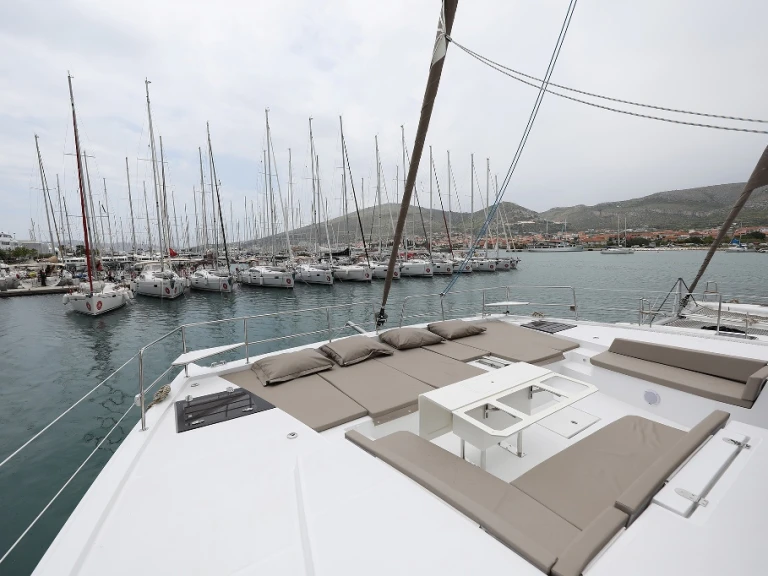 Pronajmout Katamarán se skipperem či ne Bali v Trogir