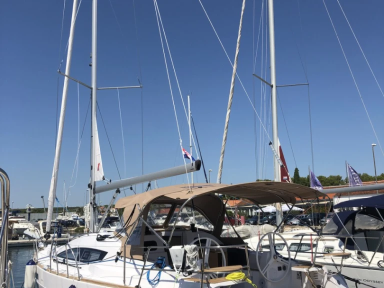 Pronajmout Plachetnice se skipperem či ne Elan v Šibenik 