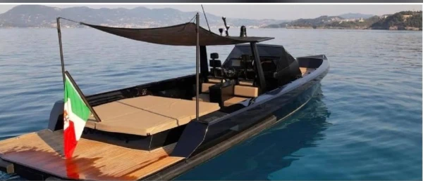 Pronájem jachty v Neapol -WALLY YACHTS Tender 43 na Samboatu