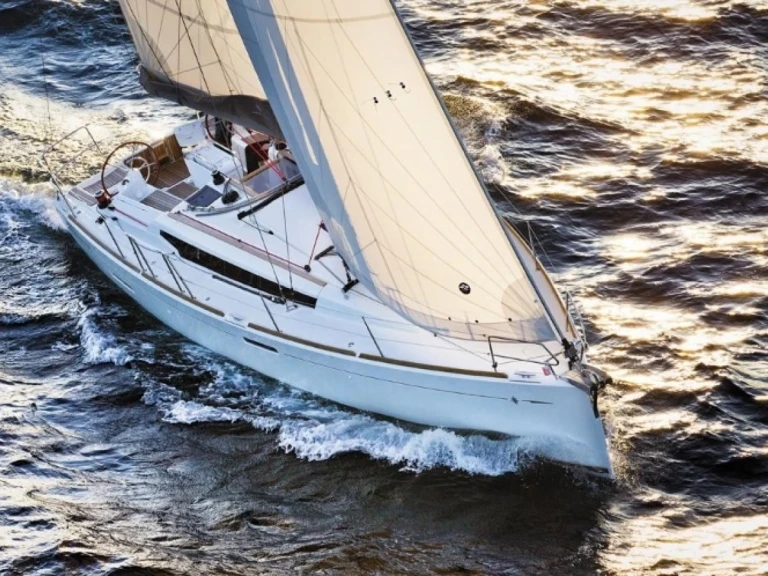 Pronájem jachty v Marseille -Jeanneau Sun Odyssey 389 (2019)  Jeanneau Sun Odyssey 389 (2019)  na Samboatu