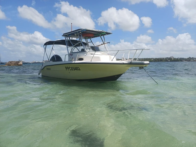 Pronajmout si Angler 2100 WA v Le Gosier