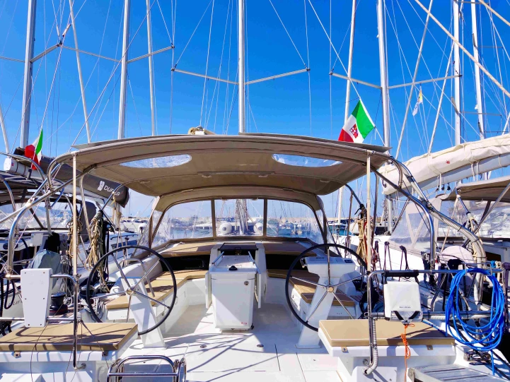 Bénéteau Oceanis 46.1 jednotlivci a charterové společnosti v Olbia
