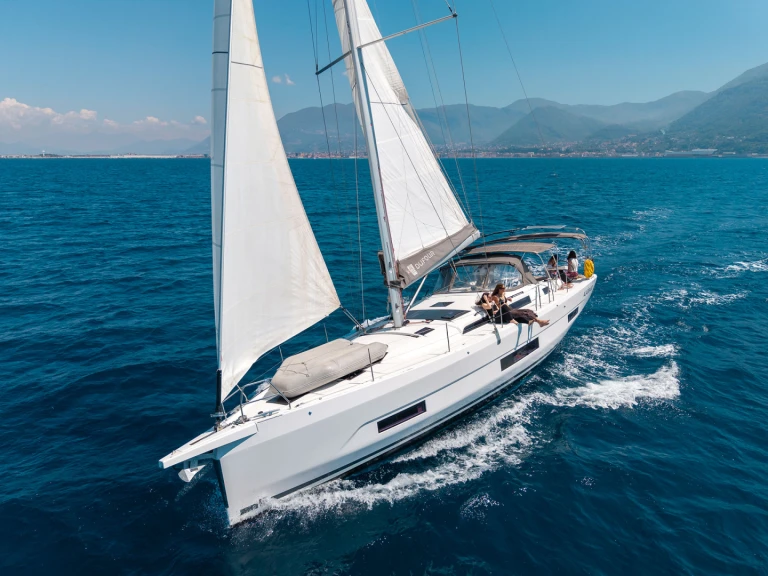 Pronájem Plachetnice v Olbia -Dufour Dufour 470