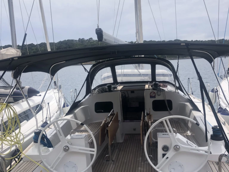 Pronajmout Plachetnice se skipperem či ne Elan v Punat