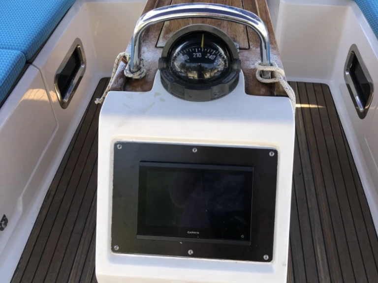 Pronajmout Plachetnice se skipperem či ne Bavaria v Punat