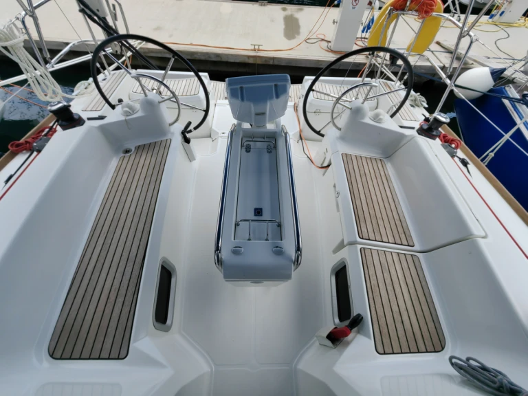 Pronájem lodi Jeanneau Sun Odyssey 389 v Punat na Samboatu