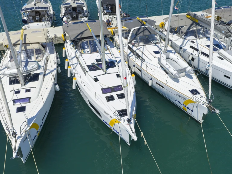 Dufour Dufour 44 jednotlivci a charterové společnosti v Trogir