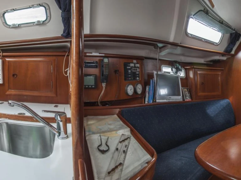 Bénéteau Beneteau 331 Master jednotlivci a charterové společnosti v Gouvia