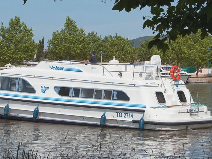 Pronajmout Motorová loď se skipperem či ne Le Boat v Trèbes