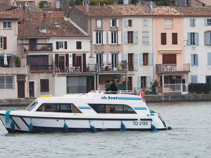 Pronajmout si Le Boat Cirrus A v Decize