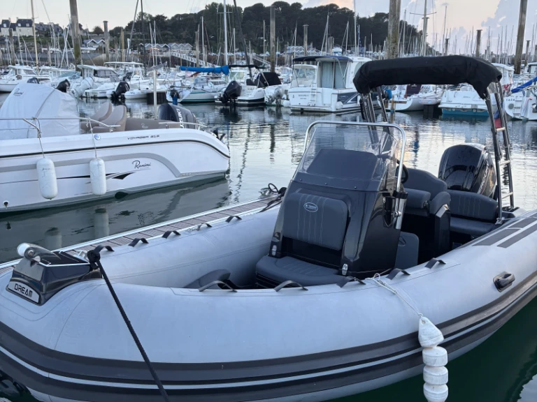 Pronájem Polotuhá loď v Saint-Malo -3D Tender 3D Tender 589