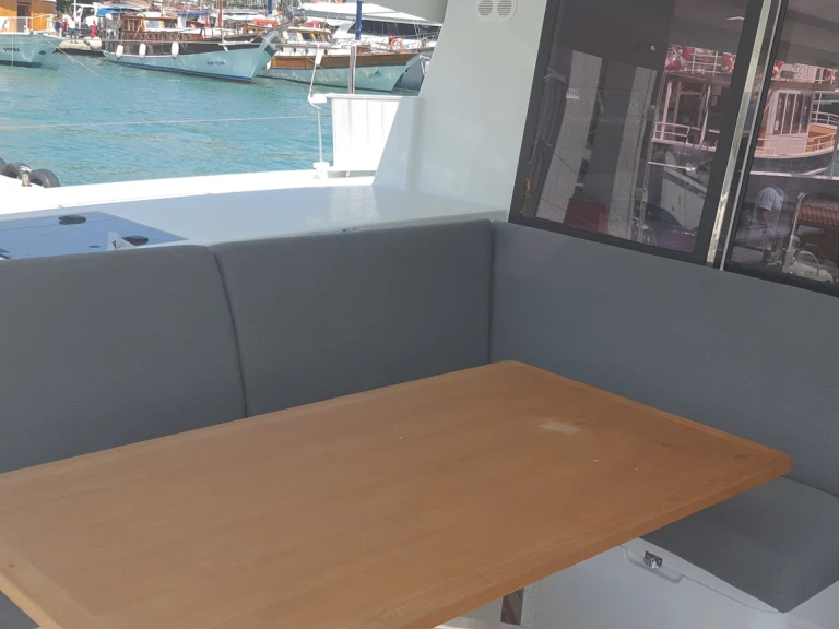 Pronajmout Katamarán se skipperem či ne Fountaine Pajot v Göcek 