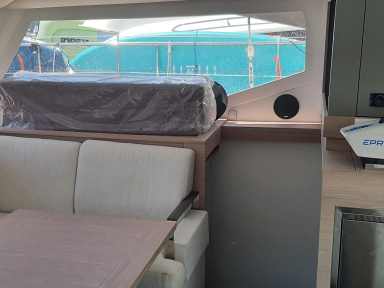 Pronajmout si Fountaine Pajot Isla 40 v Adaköy