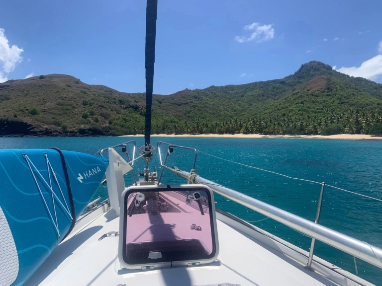 Pronajmout si Bénéteau Oceanis 423 v Nuku-Hiva