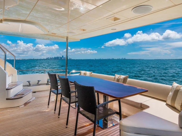 Pronájem Jachta v Marina Vallarta -Azimut Azimut 85