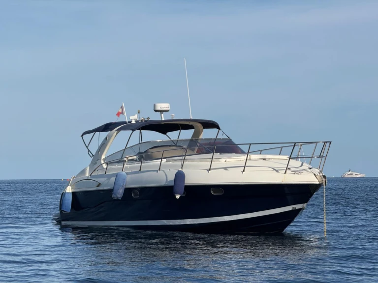 Pronajmout Motorová loď se skipperem či ne Airon v Cannes