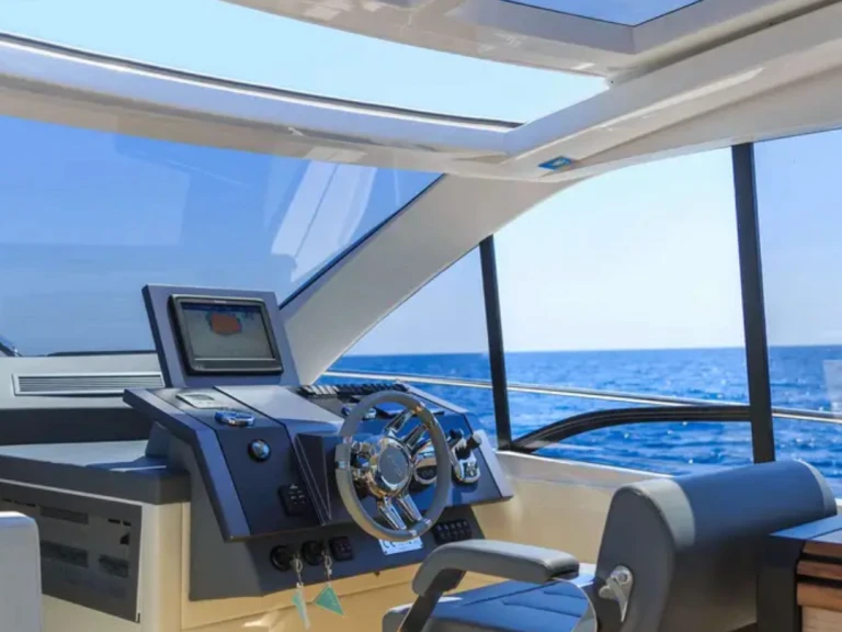 Pronajmout si Rio Yachts 44 Sport Coupé v Port des Marines de Cogolin