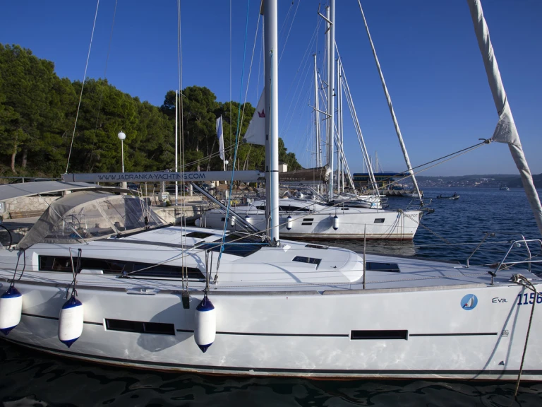 Pronajmout Plachetnice se skipperem či ne Dufour v Punat