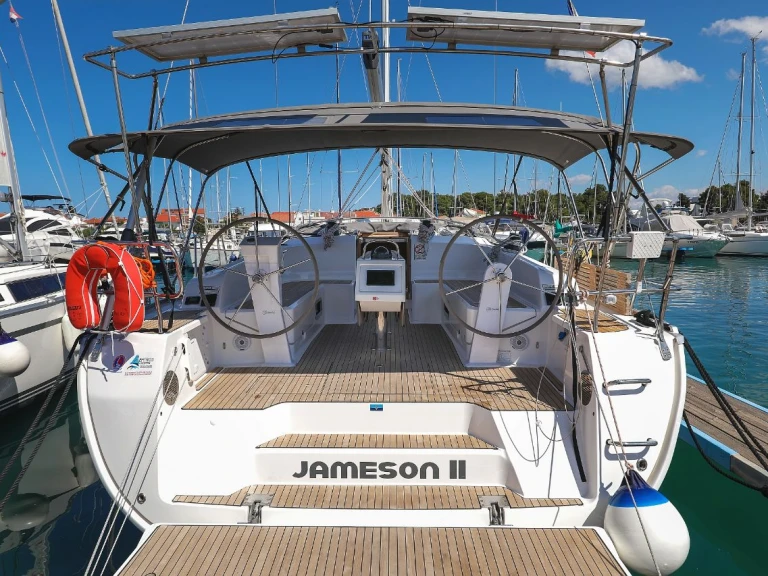 Pronajmout si Bavaria Cruiser 46 v Zadar