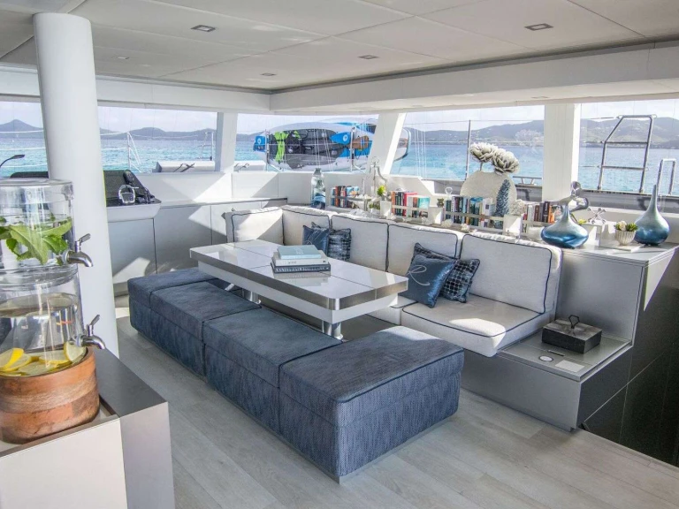 Pronajmout si Sunreef RELENTLESS 60 v Tortola
