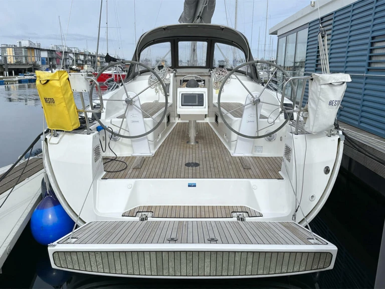 Pronajmout si Bavaria Cruiser 37 v Flensburg